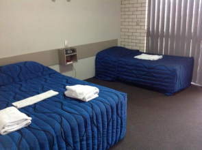 Tannum Sands Hotel / Motel