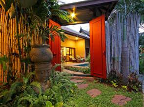 Villa Raya Private Pool Villas Resort