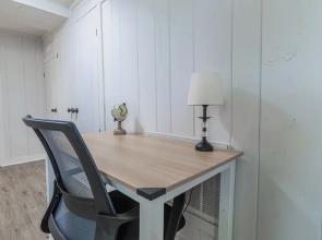 Modern Comfort - 1BR Cozy Retreat