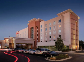 Hampton Inn & Suites Forest Park