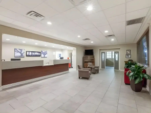 Iberia House & Suites