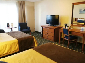 Travelodge At The Falls