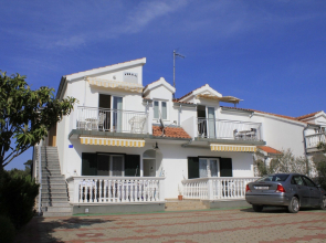 Apartment Vik - 250 m from beach A1 Brodarica, Riviera Sibenik