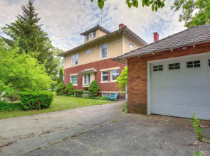 Historic Cadillac Home: Walk to Lake & Downtown!