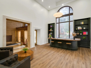 Sosuite 2BR Loft w Shared W/d, Gym, Lounge