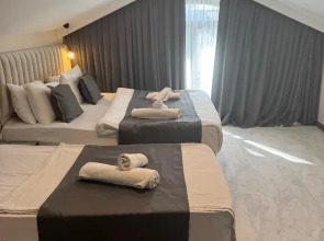 D Twins Airport Hotel