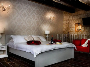 Luciano Valletta Studio - Self Catering