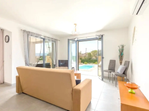 Villa With 2 Bedrooms in Palasca, With Wonderful Mountain View, Private Pool, Furnished Garden - 100 m From the Beach