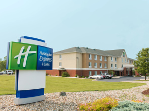 Holiday Inn Express & Suites Jackson by IHG