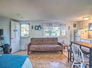 Romantic Cape Cod Studio w/ Patio, Near Beaches