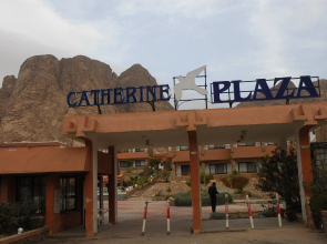 Catherine Plaza Hotel