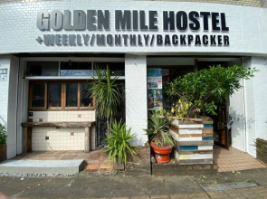 GOLDEN MILE Hostel
