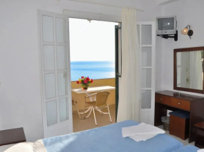 Apartments With Pool "maria" on Agios Gordios Beach