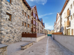 Nice apartment in Benasque with fireplace near Cerler (ski slope)