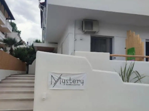 Mystery suites & apartments