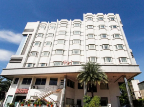 Capital O 61144 Hotel Raj