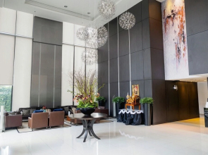 Near Rama 9 Intersection Apartment