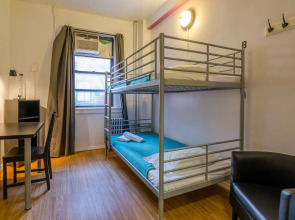 Jazz on the Park Hostel