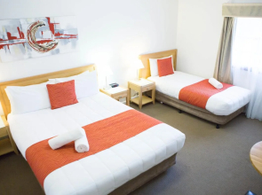 Colonial Lodge Motor Inn Yass