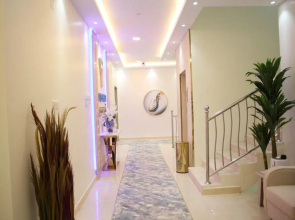 Y Suites Hotel
