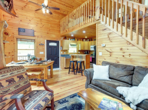 Blue Ridge Cabin Rental w/ Deck & Screened Porch!