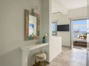 Enalion White Suites Oia