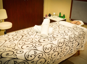 Serendib Suites & Conference Center