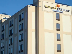 Holiday Inn Express Hotel & Suites Omaha-Southwest