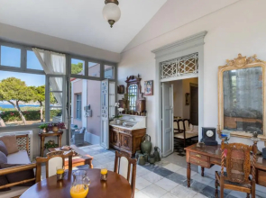 DellaGracia Mansion - up to 10 guests