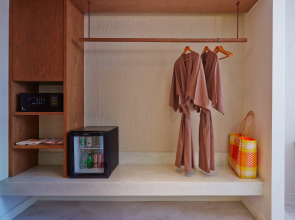 Отель Bandara Beach Resort, Phuket