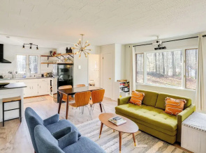 Mtn Views + On-site Hiking Trails: Catskills Cabin