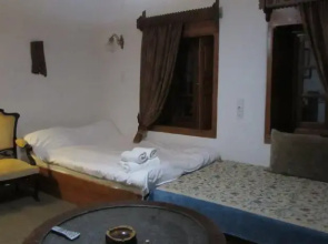 Traditional Rooms Ioannidis