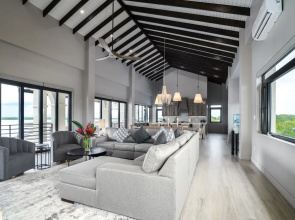 NEW 3 Story 4-bed Waterfront Villa w Sunset Views