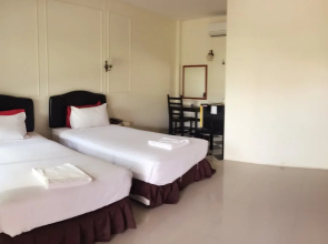 Topaas Resort And Swimmimg Pool