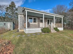 Pauls Cottage in Tenants Harbor, 1 Min to Shore