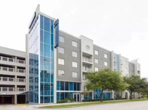 BC-522: Channelside Luxury Apartment