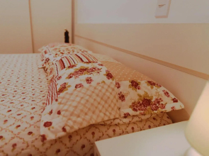 Apto no 4º andar com ar e Wi-Fi a 250 mts do mar!