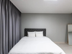 Seomyeon Brown-dot hotel Gold
