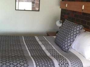 Sanz Motel Wentworth