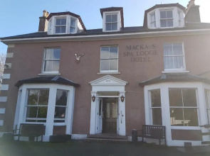 Mackay's Spa Lodge Hotel