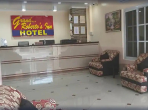 Grand Robertos Inn