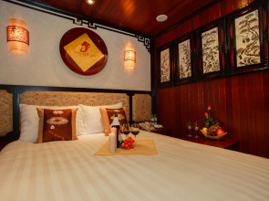 Viola Cruise Halong Bay