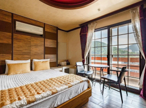 Geojedo Jangseungpo Hyu