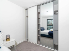 Deluxe 1 Bedroom Stylish Apartment - City Centre