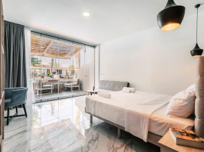 Bamboo Suites Adults Only