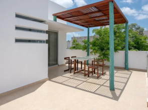 House in Cancun Near to the Airport, in a Family Neighborhood