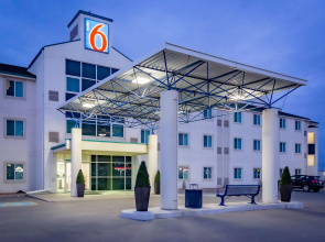 Motel 6 Saskatoon, SK