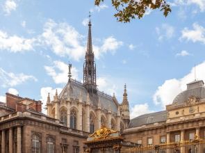 4 people In the heart of Saint Germain des Près by Weekome