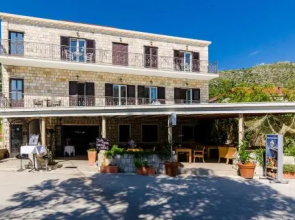 Five-Bedroom Apartment in Zaton Mali