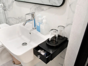 Chemi Noi Bai Airport Hotel